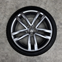 18 inch originele Salvador velgen + zomerbanden Volkswagen Golf 5G0601025AF