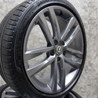 18 inch originele Salvador velgen + zomerbanden Volkswagen Golf 5G0601025AF
