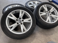 17 inch originele velgen + zomerbanden Audi A4 B9 8W0601025K