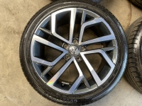 18 inch originele Volkswagen Caddy Mount Vernon velgen + zomerbanden 5H0601025K