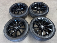 18 inch originele Montrey velgen + zomerbanden Volkswagen Passat 3G0601025Q zwart