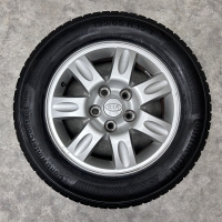 15 inch originele velgen + winterbanden Kia Carens