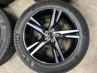 19 inch originele R Design velgen + winterbanden volvo XC60 32327353 set 1