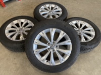 17 inch originele Montana velgen + vierseizoenenbanden Volkswagen Tiguan 5NA601025  set 1