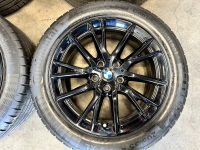 17 inch originele velgen + zomerbanden BMW 1 serie F40 style 489 zwart 7849122