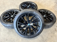 17 inch originele velgen + zomerbanden BMW 1 serie F40 style 489 zwart 7849122