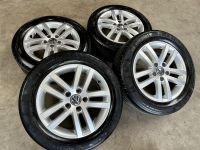 16 inch originele velgen + zomerbanden Volkswagen Golf 5K0601025E