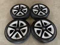 17 inch originele velgen + zomerbanden Toyota Prius