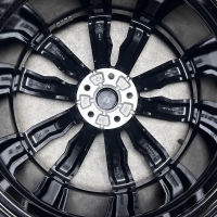 zwarte 20 inch originele Suzuka velgen + winterbanden Volkswagen Tiguan 5NA601025G