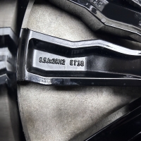 zwarte 20 inch originele Suzuka velgen + winterbanden Volkswagen Tiguan 5NA601025G