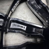 zwarte 20 inch originele Suzuka velgen + winterbanden Volkswagen Tiguan 5NA601025G