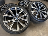 22 inch originele velgen + zomerbanden BMW X5 X6 G05 G06 746 8072000 8072001