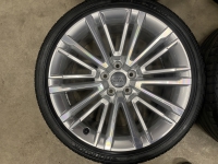 19 inch originele Audi A4 B9 velgen + zomerbanden 245 35 19