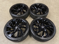 19 inch originele  Adelaide GTI velgen + winterbanden Volkswagen Golf 8 5H0601025R zwart