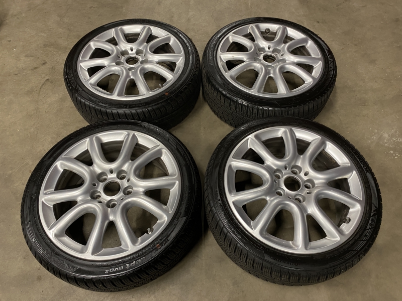 17 Inch Originele Velgen Winterbanden Mini Cooper One JCW 6855110 17 Inch Originele Velgen Winterbanden Mini Cooper One JCW 6855110