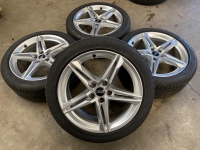 18 inch originele velgen + zomerbanden Audi A4 B9 B8 8W0601025EC