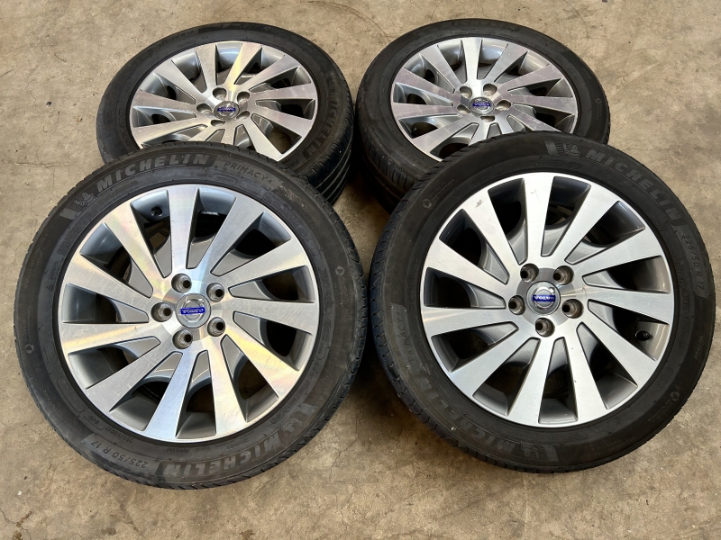 17  inch originele Saga velgen + zomerbanden Volvo V70 31362238