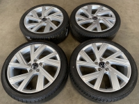 18 inch originele Bergamo velgen + zomerbanden VW Golf 8 5H0601025M set 1