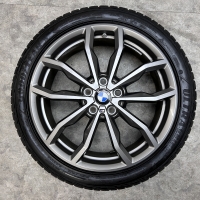 18 inch originele M velgen + winterbanden BMW 1 serie F40 style 711 M