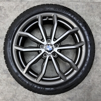 18 inch originele M velgen + winterbanden BMW 1 serie F40 style 711 M