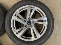 17 inch Volkswagen T-Roc Valencia velgen + zomerbanden 2GA601025AM