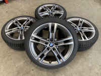 18 inch originele M velgen + winterbanden BMW 1 serie F40 style 556 M 8053524