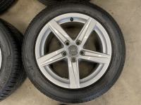 16 inch originele velgen + zomerbanden Audi A3 8V0601025CR set 2