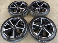 17 inch originele velgen + zomerbanden Opel Astra L  9847065380