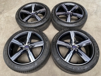 18 inch originele R Design velgen + zomerbanden volvo V60 31445218