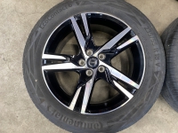 18 inch originele R line velgen + zomerbanden Volvo XC40 32327352