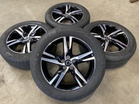 18 inch originele R line velgen + zomerbanden Volvo XC40 32327352