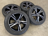 18 inch originele R line velgen + zomerbanden Volvo XC40 32327352