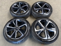 17 inch originele velgen + winterbanden Opel Astra L  9847065380 set 1