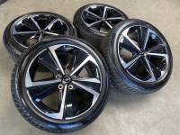 17 inch originele velgen + winterbanden Opel Astra L  9847065380 set 1