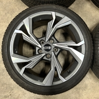 18 inch originele velgen +  zomerbanden Audi A3 S3 8Y 8Y0601025H set 1