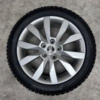 17 inch originele velgen + winterbanden Skoda Octavia 5E0601025N set 1