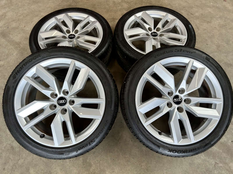 18 inch originele velgen + zomerbanden Audi A4 B9 B8 80A601025B