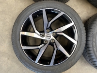 18 inch originele R line velgen + winterbanden Volvo V60 31471311 set 3