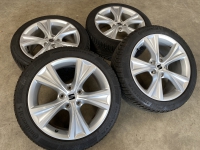 17 inch originele velgen + winterbanden Seat Leon 5FA601025C