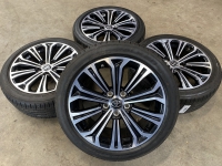 17 inch originele velgen + zomerbanden Toyota Auris - Corolla CMS 1029/9