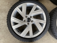 18 inch originele Bergamo velgen + winterbanden VW Golf 8 5H0601025M (4)