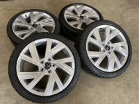 18 inch originele Bergamo velgen + winterbanden VW Golf 8 5H0601025M (4)