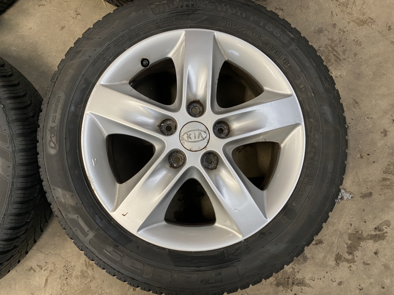 16 inch originele velgen + vierseizoenenbanden Kia CEED - www ...