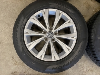 17 inch originele Montana velgen + winterbanden Volkswagen Tiguan set 4 5NA601025