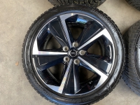 17 inch originele velgen + winterbanden Opel Astra L  9847065380 set 2