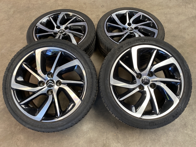 17 inch originele velgen + zomerbanden Citroen DS3 9805895877