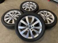 17 inch originele velgen + winterbanden Skoda Octavia 5E0601025N set 2