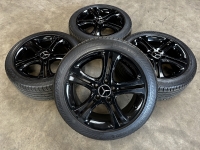 17 inch originele velgen + zomerbanden Mercedes A B klasse CLA A2464010100