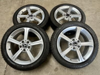 17 inch originele velgen + Pirelli winterbanden Mercedes A, B klasse CLA  A1774011200 set 1