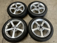 17 inch originele velgen + Pirelli winterbanden Mercedes A, B klasse CLA  A1774011200 set 1